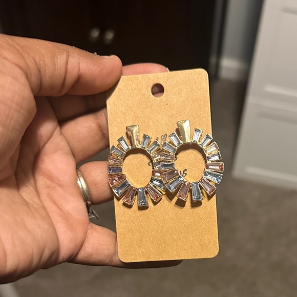 Jewelry - Sunburst Design Earrings